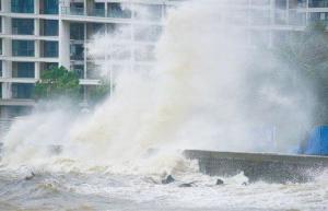 宁波海水倒灌 街边商户发声